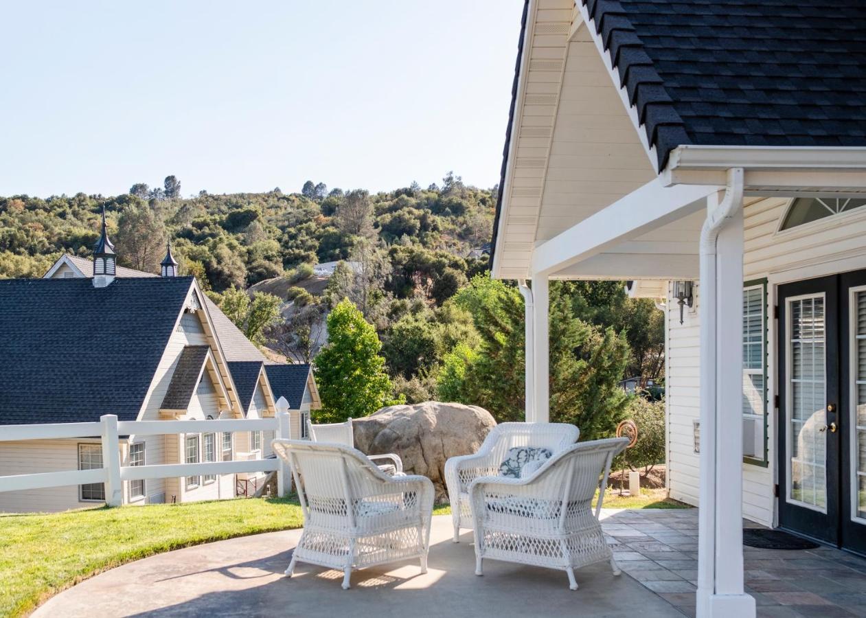 Hounds Tooth Inn Oakhurst Bagian luar foto