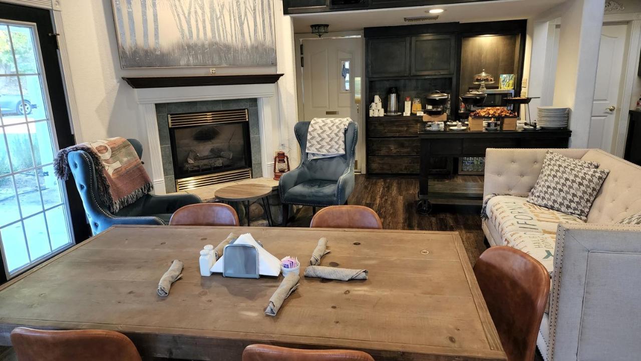 Hounds Tooth Inn Oakhurst Bagian luar foto