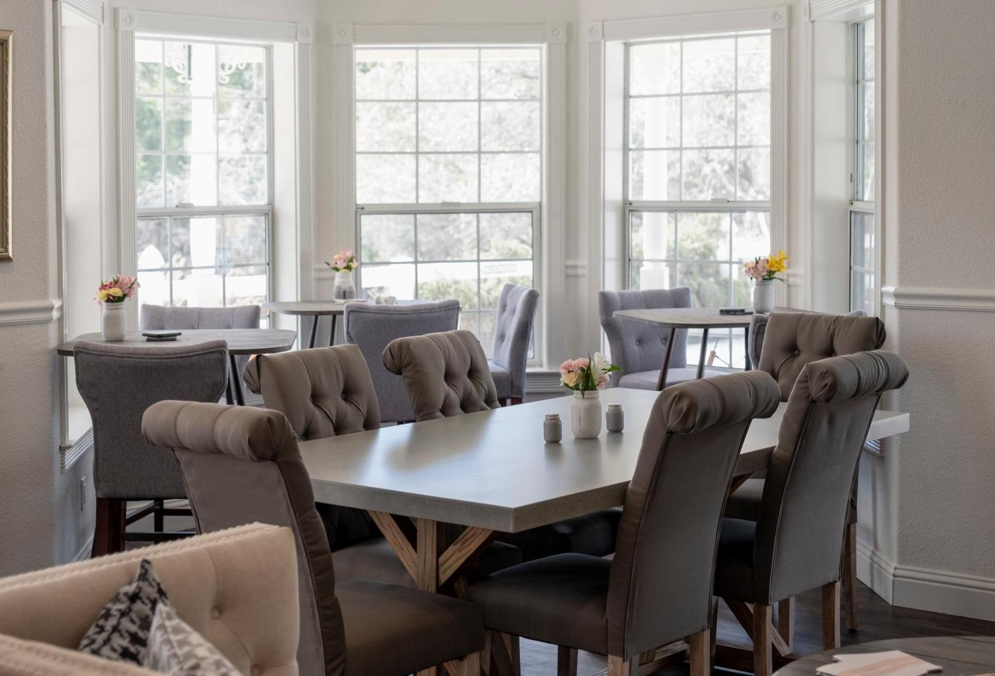 Hounds Tooth Inn Oakhurst Bagian luar foto