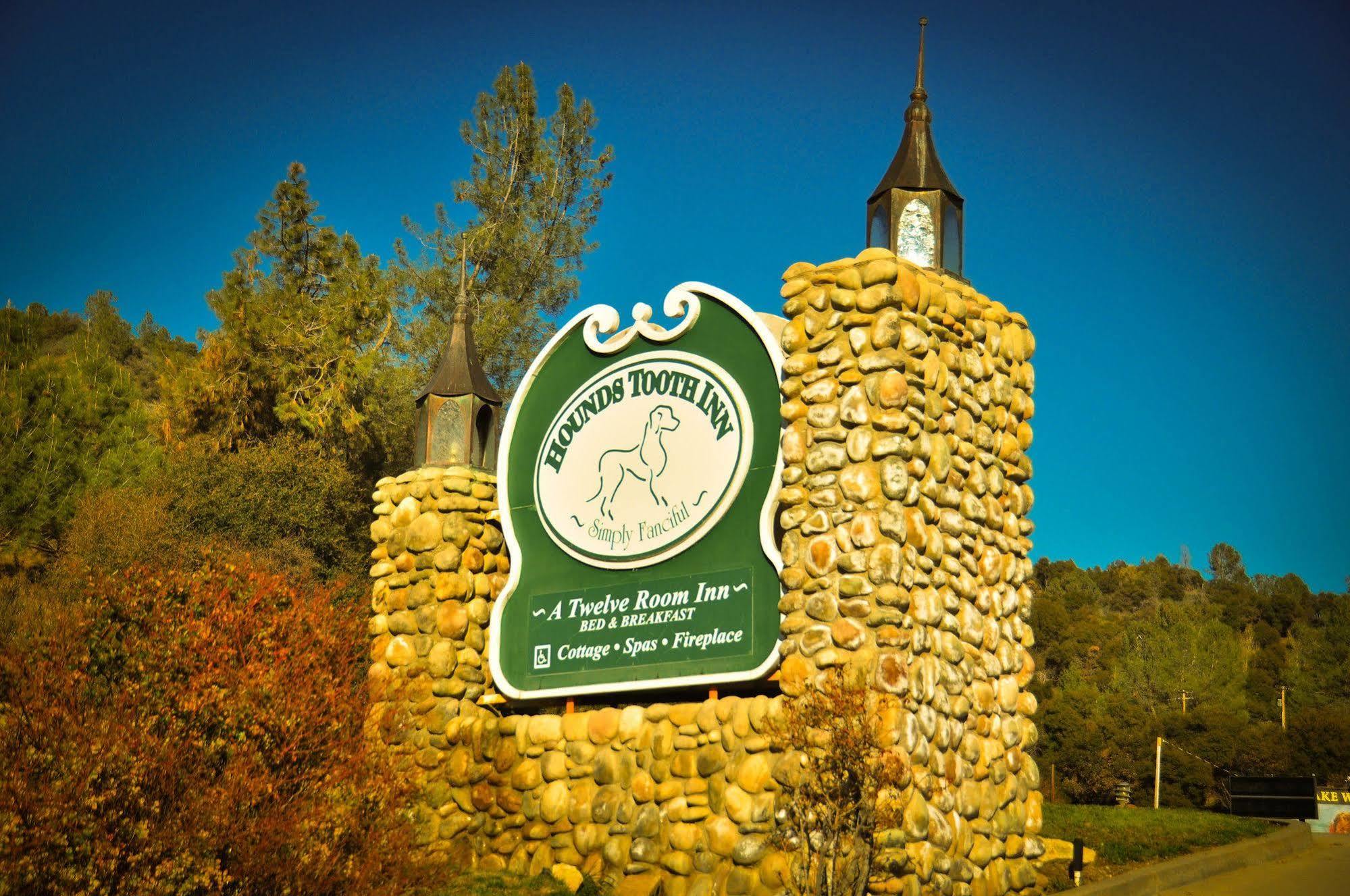 Hounds Tooth Inn Oakhurst Bagian luar foto
