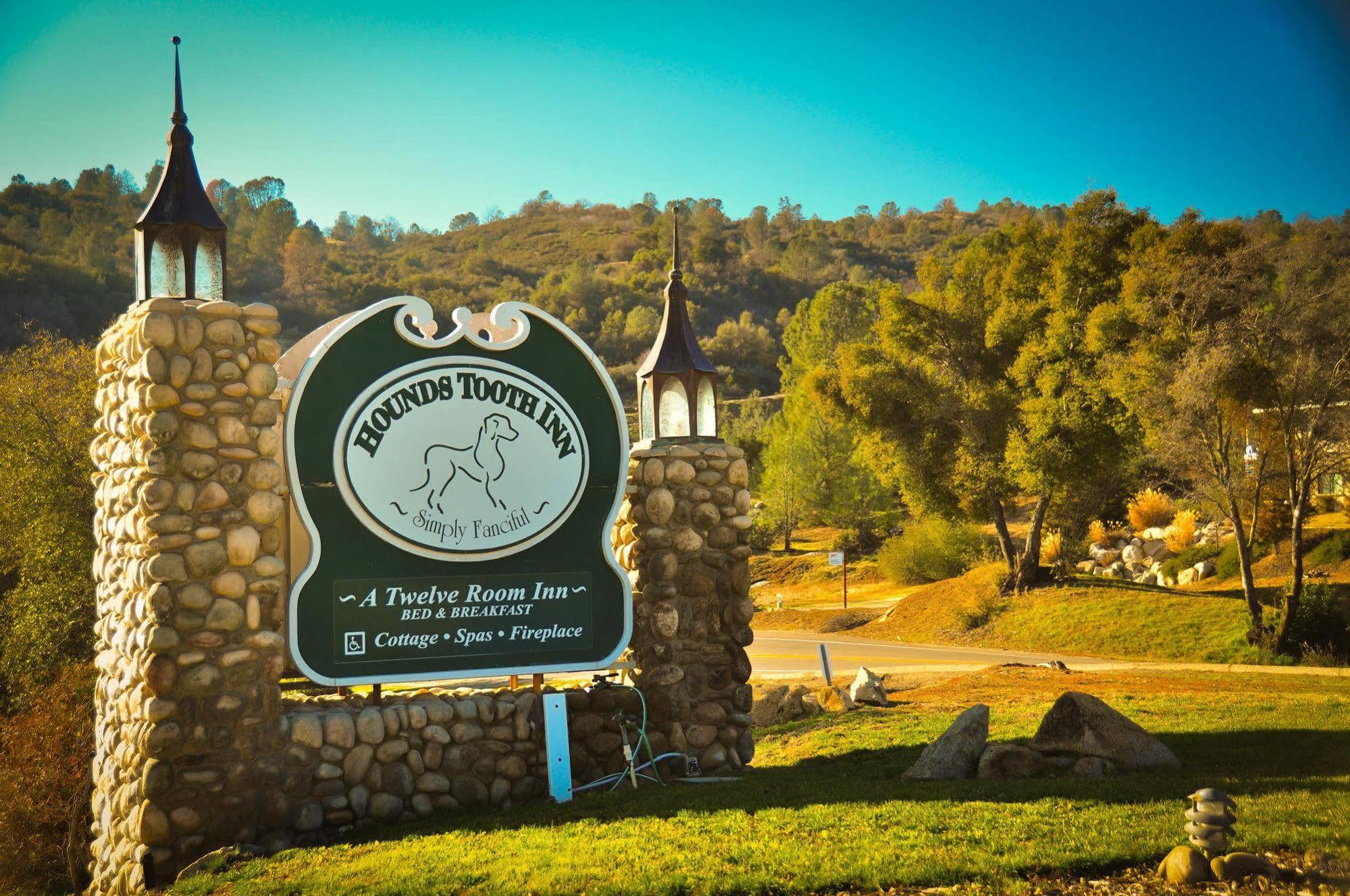 Hounds Tooth Inn Oakhurst Bagian luar foto