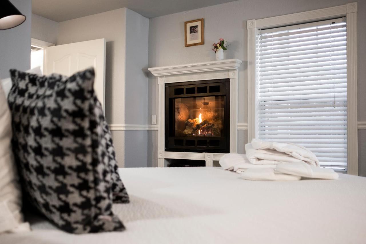 Hounds Tooth Inn Oakhurst Bagian luar foto