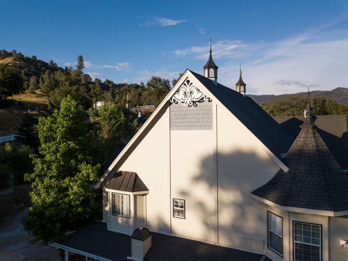 Hounds Tooth Inn Oakhurst Bagian luar foto