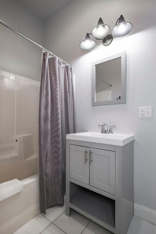 Hounds Tooth Inn Oakhurst Bagian luar foto