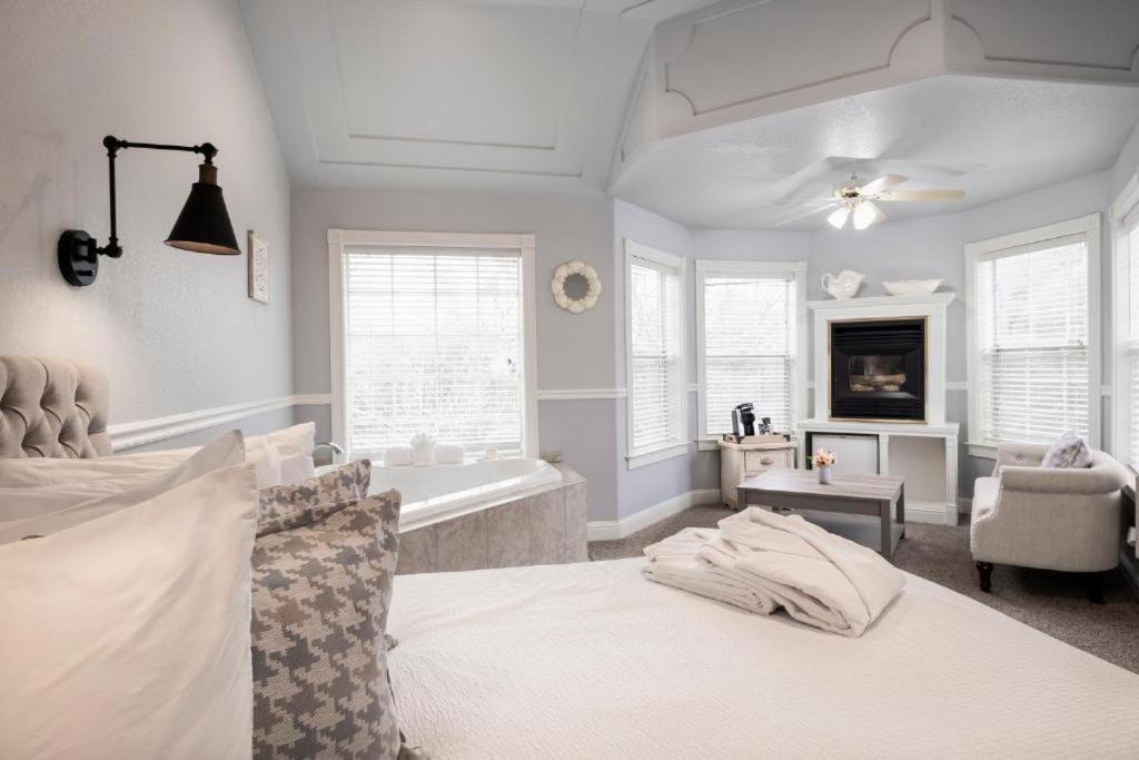 Hounds Tooth Inn Oakhurst Bagian luar foto