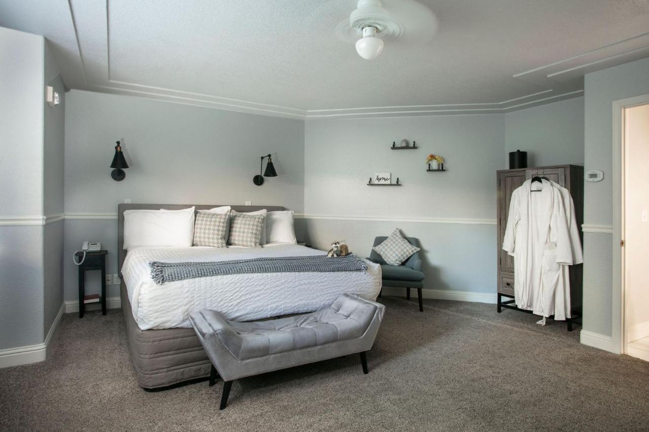 Hounds Tooth Inn Oakhurst Bagian luar foto