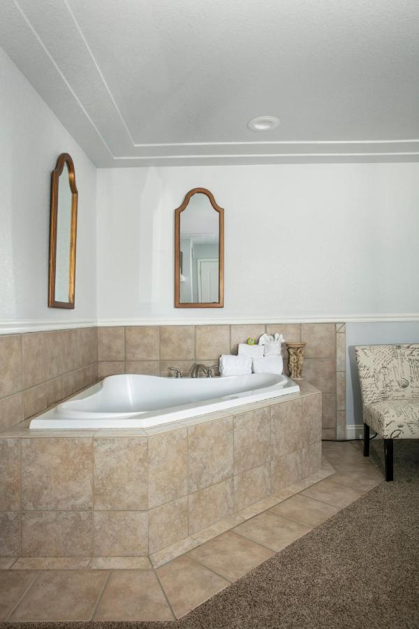 Hounds Tooth Inn Oakhurst Bagian luar foto