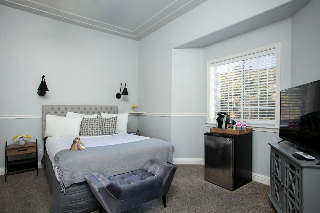 Hounds Tooth Inn Oakhurst Bagian luar foto