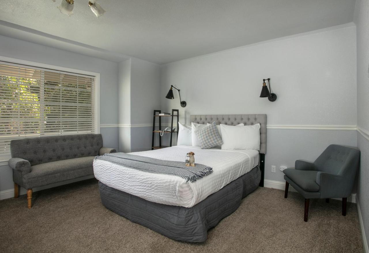 Hounds Tooth Inn Oakhurst Bagian luar foto
